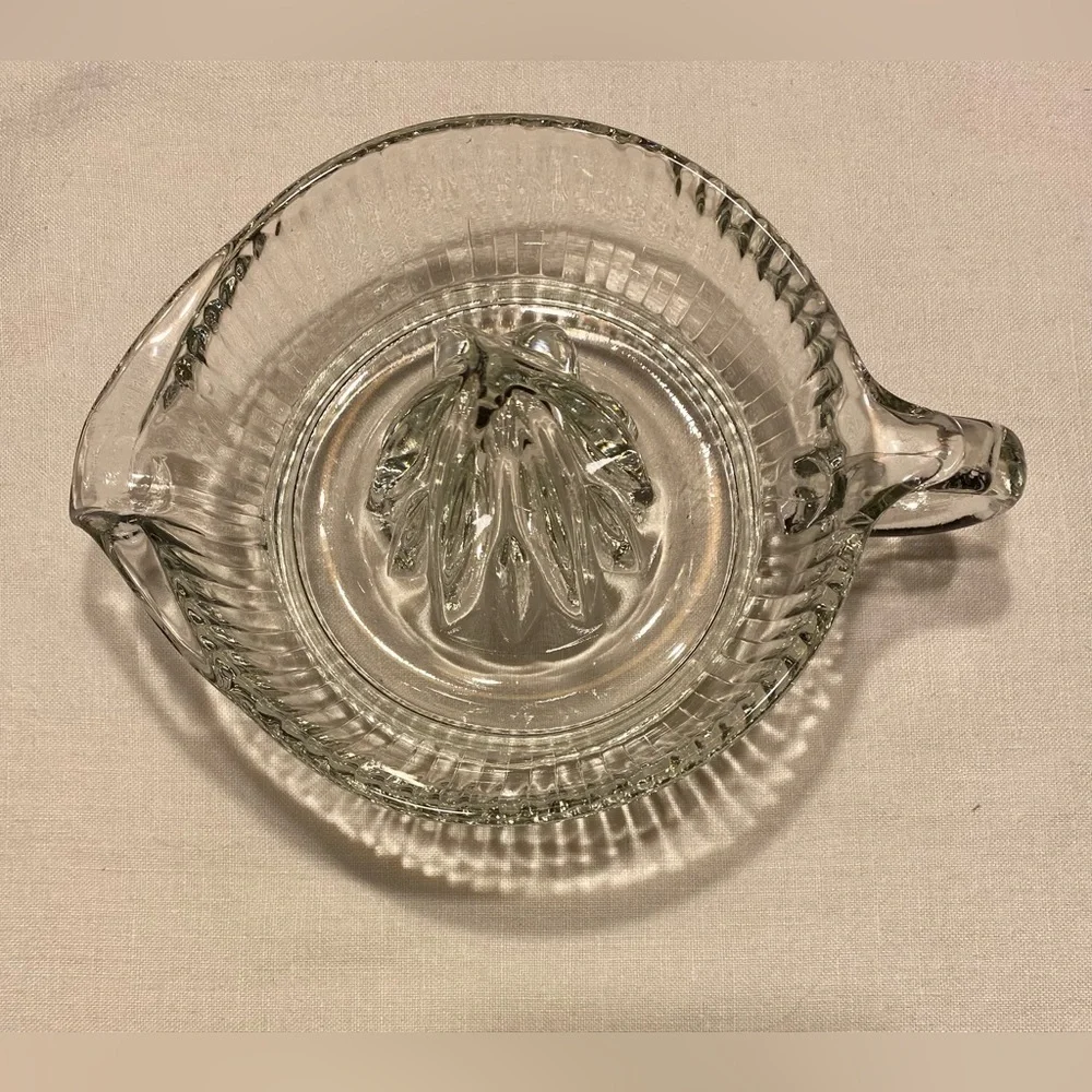 VINTAGE~1950’s~CLEAR GLASS~CITRUS REAMER/JUICER~FINGER HOLD & SPOUT~NICE~G21